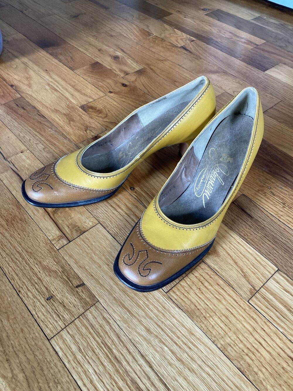 Vtg Johansen Colorblock Yellow Brown Leather Pumps Heels Brogue Wingtip 8.5 AA